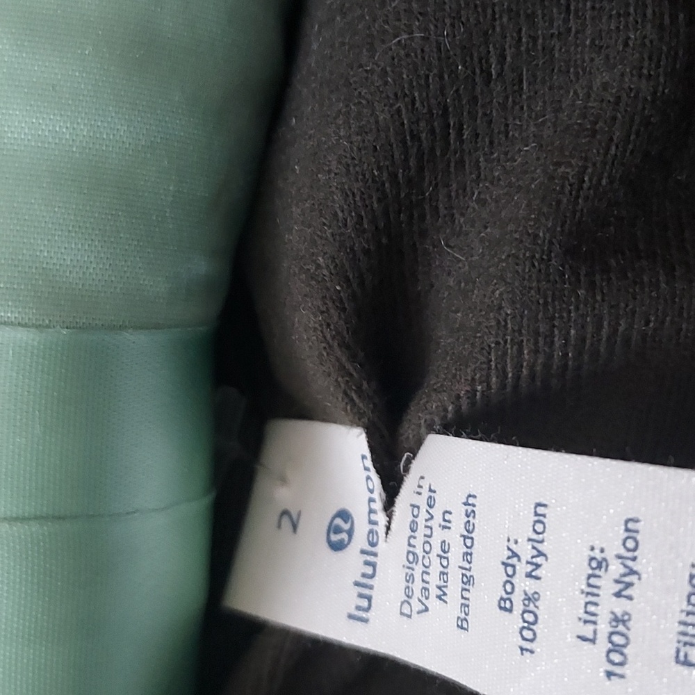 Lululemon Puffer Vest - Picture 4 of 6